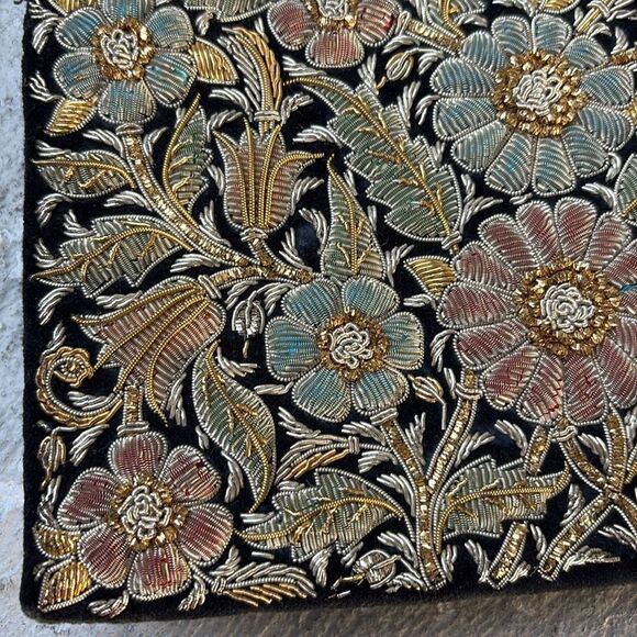 Vintage embroidered with metallic satin evening bag - Picture 8 of 10